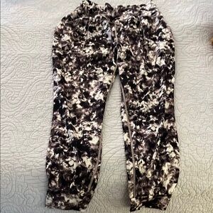 Athleta salutation printed jogger